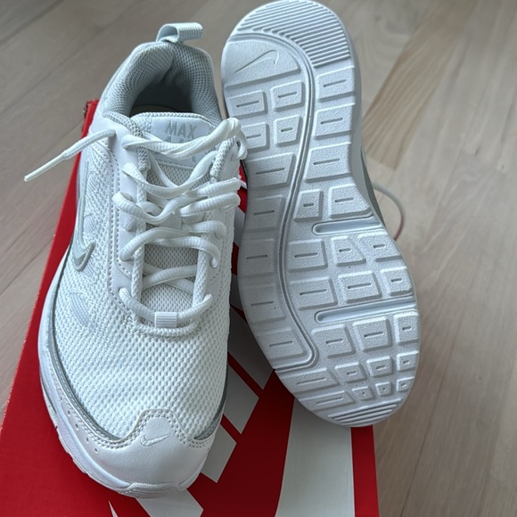 NIKE AIR MAX - Picture 5 of 5